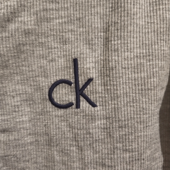 🍁CALVIN KLEIN women's long sleeve shirt - Picture 2 of 4
